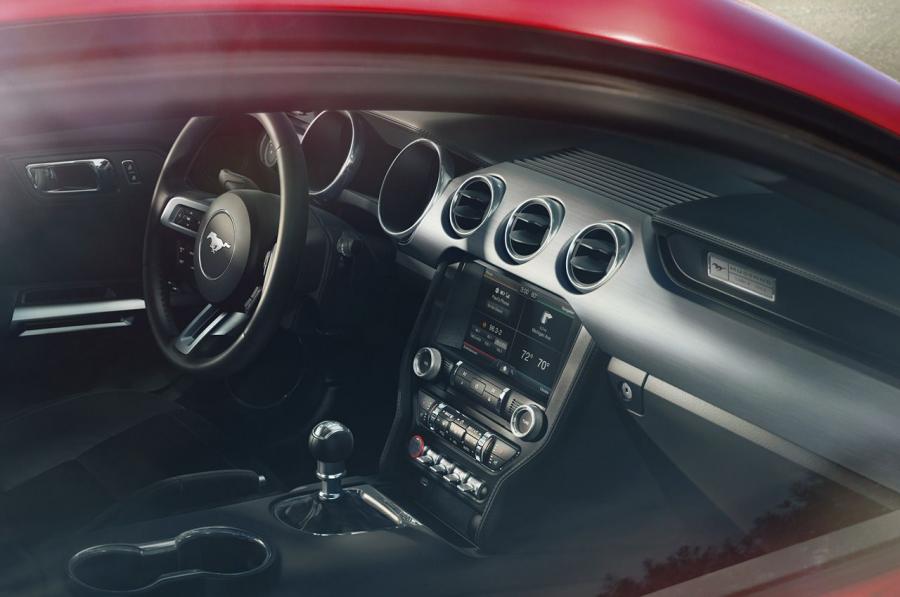  Ford Mustang GT 2015 года  (фото 64 из 93)